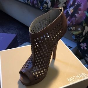 Michael kors graham bootie
